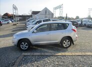 Toyota RAV4 SUV 2,2 l 100 kw