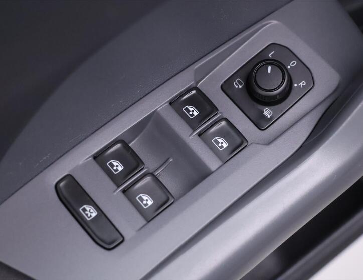 Volkswagen T-Cross 12