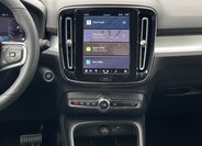 Volvo XC40 SUV / Terénní 2,0 l 145 kw