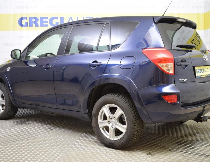 Toyota RAV4 SUV / Terénní 2,2 l 130 kw