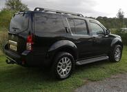 Nissan Pathfinder 44