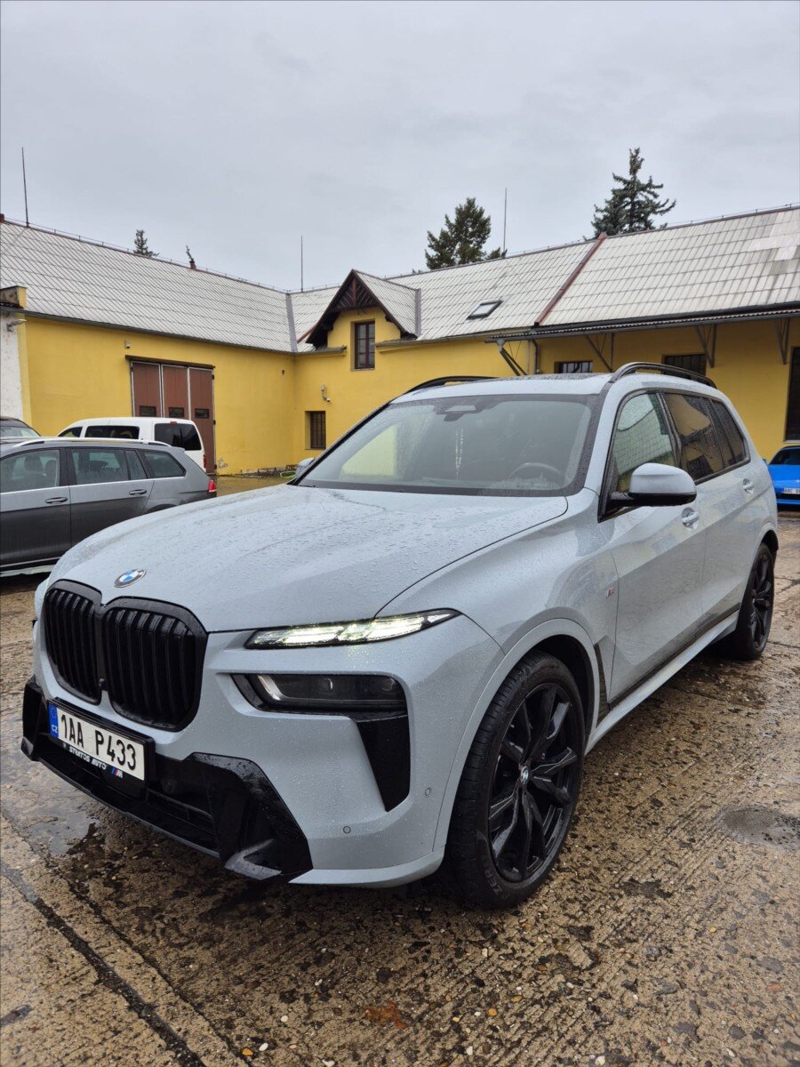 BMW X7 SUV / Terénní 3,0 l 250 kw