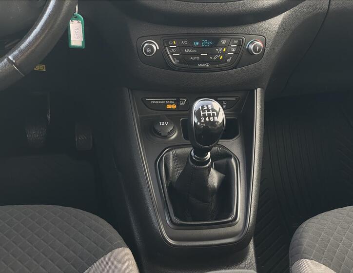 Ford Tourneo Courier 12