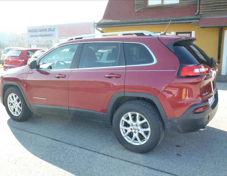 Jeep Cherokee 12