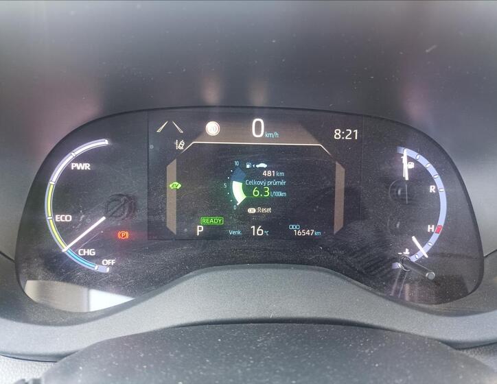 Toyota Yaris Cross 13