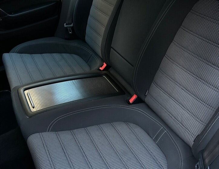 Volkswagen Passat CC Sedan / Limuzína 0,0 118 kw