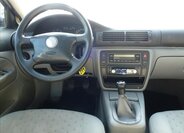 Volkswagen Passat Kombi 1,6 l 74 kw