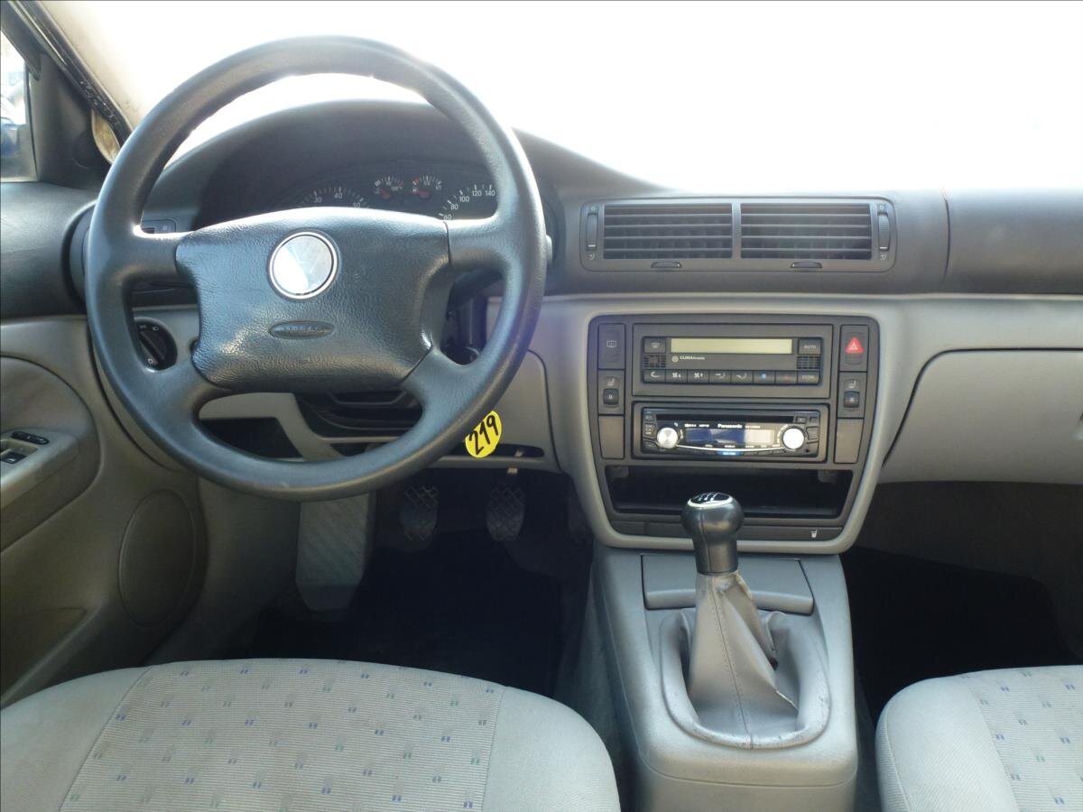 Volkswagen Passat Kombi 1,6 l 74 kw