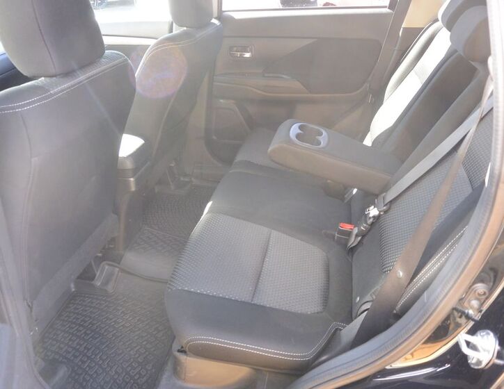 Mitsubishi Outlander 25