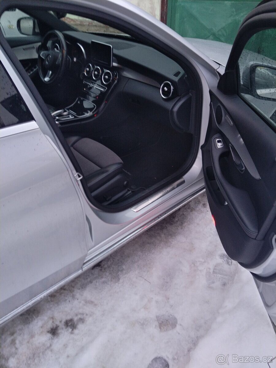 Mercedes-Benz Třídy C Kombi 2,1 l 125 kw