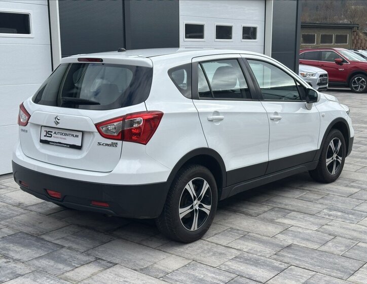 Suzuki S-Cross Hatchback 998,0 82 kw