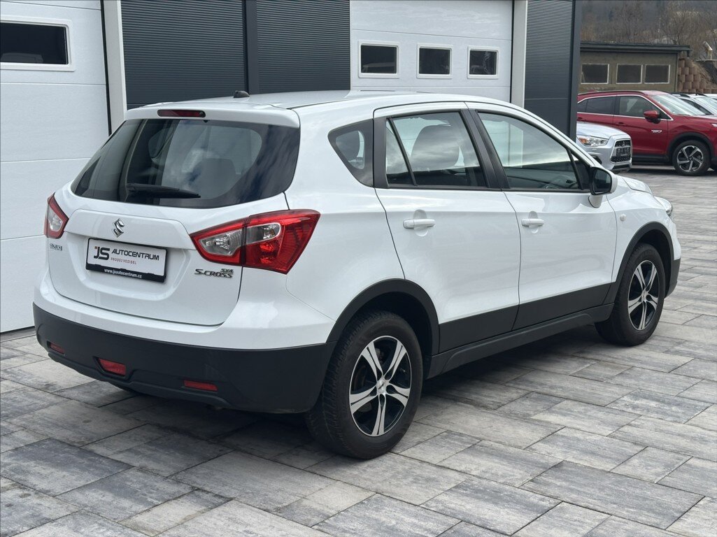 Suzuki S-Cross Hatchback 998,0 82 kw
