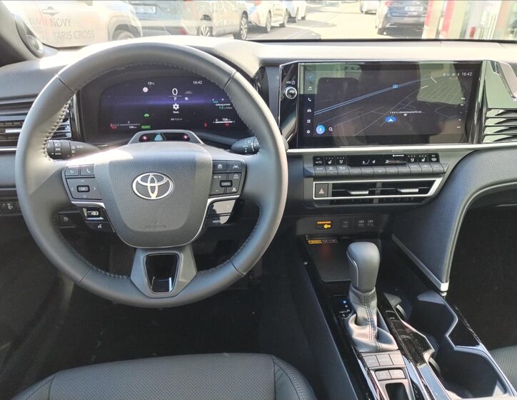 Toyota Camry Sedan / Limuzína 2,5 l 169 kw