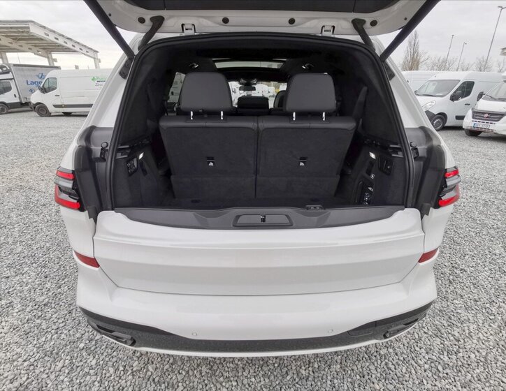 BMW X7 37