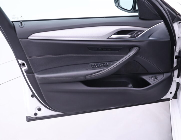 BMW Řada 5 Sedan / Limuzína 3,0 l 250 kw