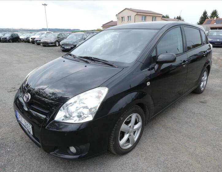 Toyota Corolla Verso 3