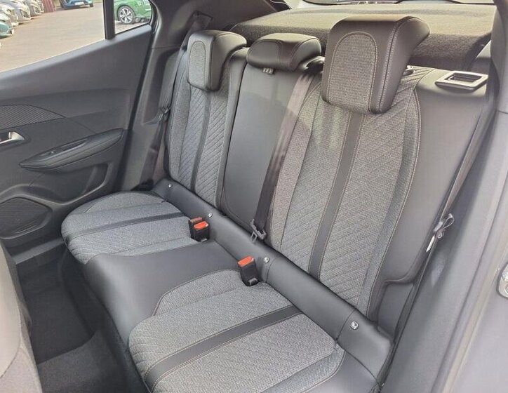 Peugeot 2008 SUV / Terénní 1,2 l 81 kw