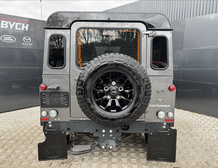 Land Rover Defender Skříň 2,2 l 90 kw