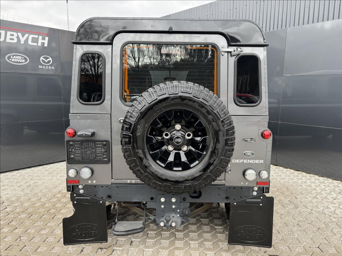 Land Rover Defender Skříň 2,2 l 90 kw