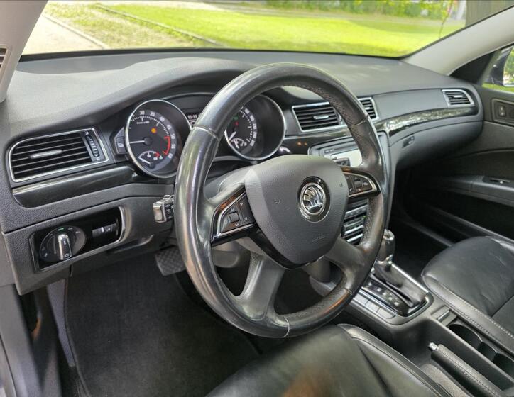 Škoda Superb 12