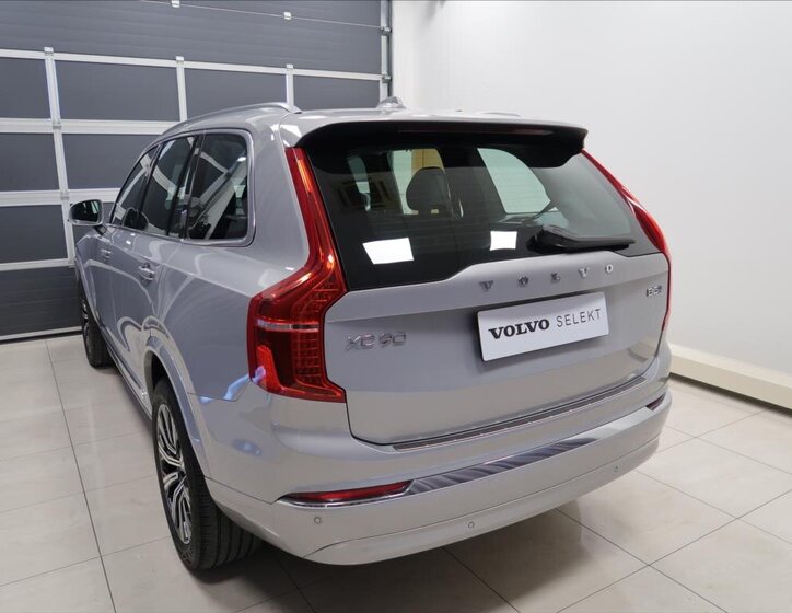 Volvo XC90 4