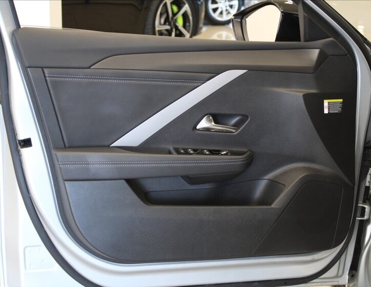 Opel Astra Hatchback 1,2 l 96 kw