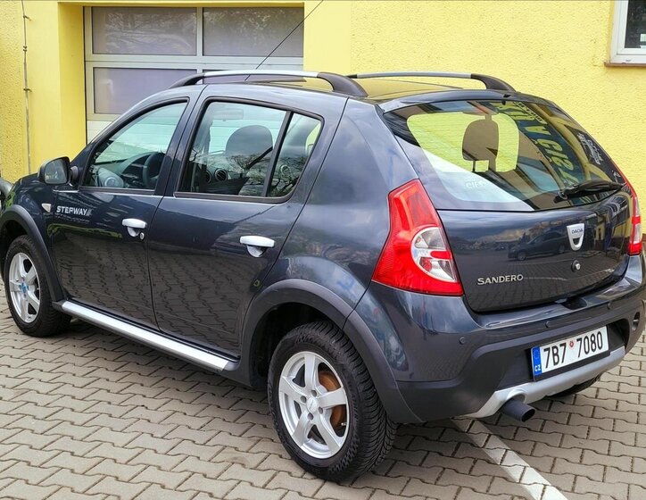 Dacia Sandero Hatchback 1,6 l 62 kw