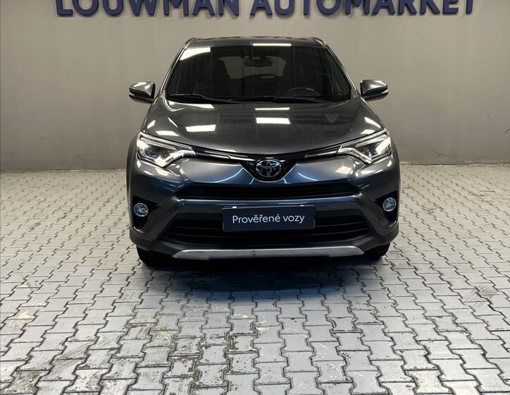 Toyota RAV4 SUV 2,0 l 112 kw