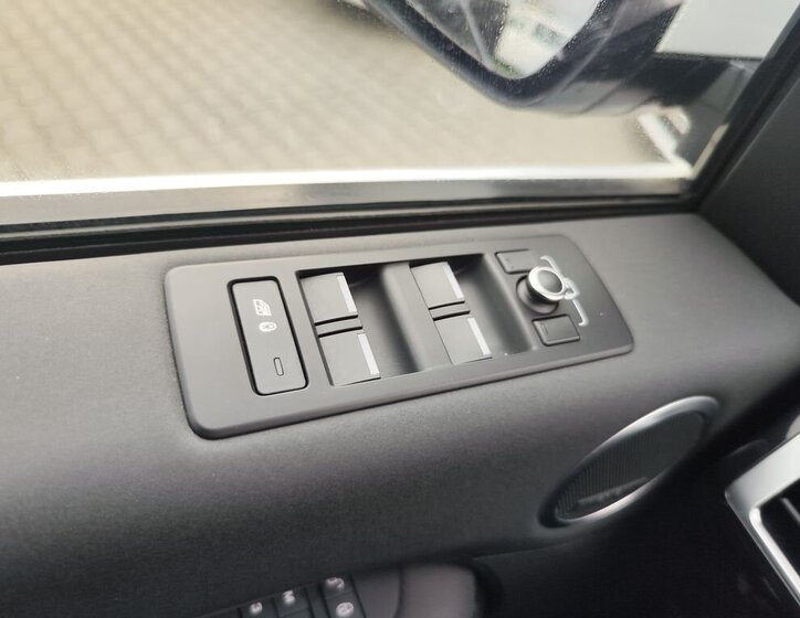 Land Rover Discovery SUV / Terénní 3,0 l 190 kw