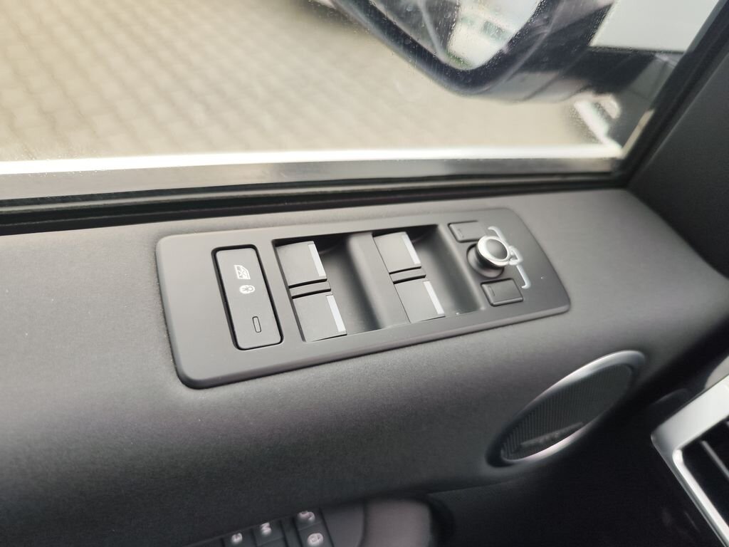 Land Rover Discovery SUV / Terénní 3,0 l 190 kw