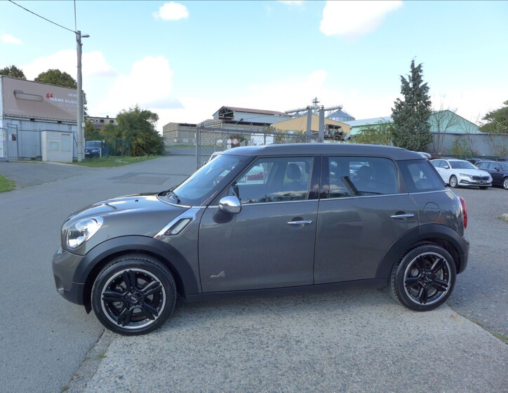 Mini Countryman 9