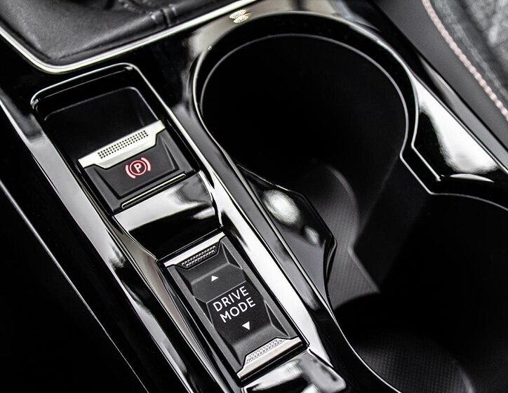 Peugeot 208 Hatchback 1,2 l 74 kw