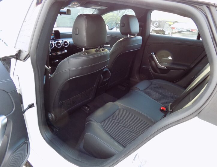 Mercedes-Benz CLA 12