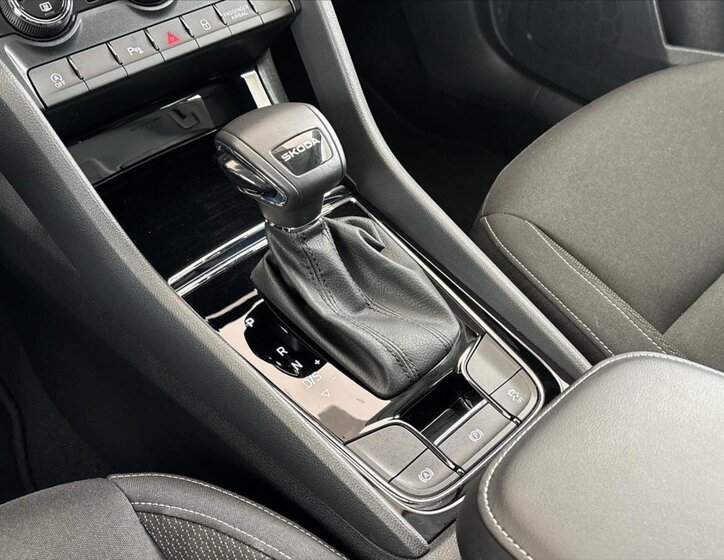 Škoda Karoq SUV / Terénní 1,5 l 110 kw