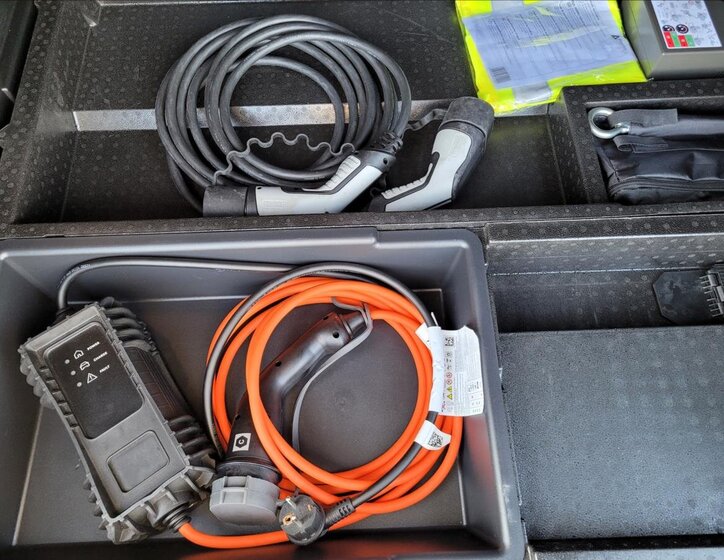 Peugeot 3008 SUV 1,6 l 133 kw