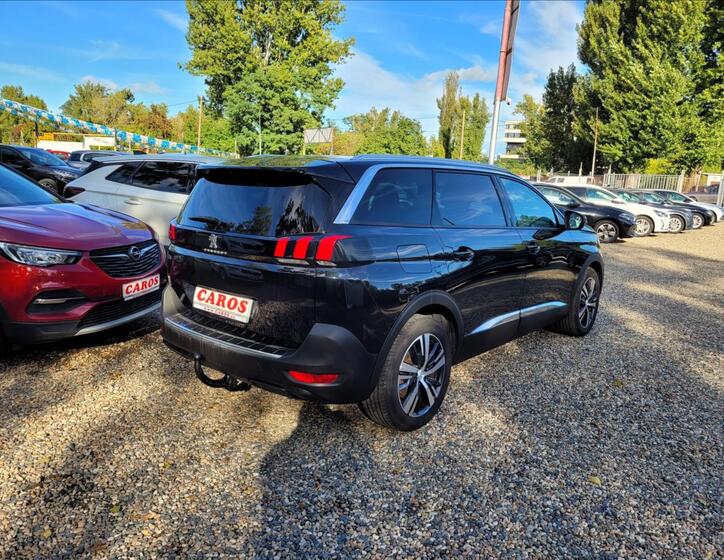 Peugeot 5008 6