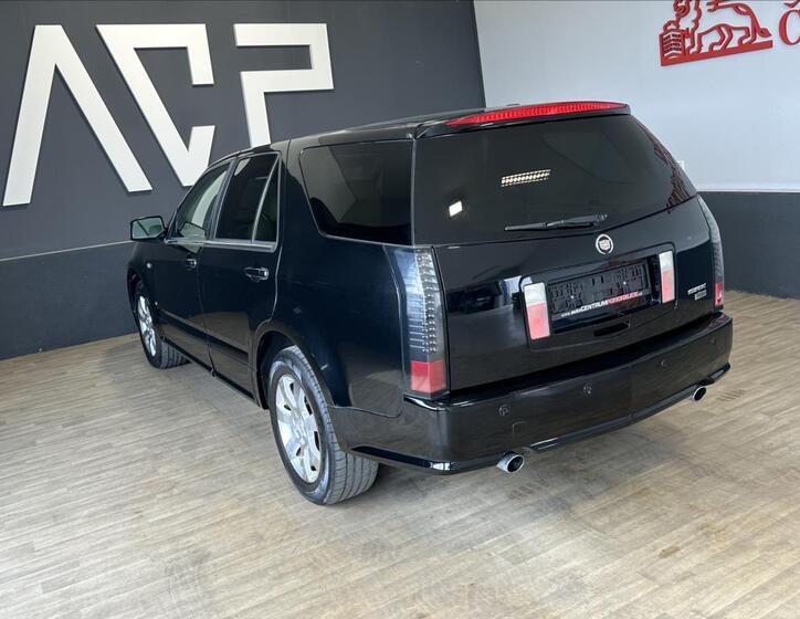 Cadillac SRX 8
