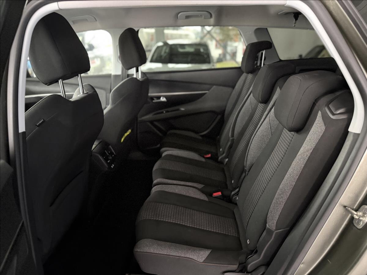 Peugeot 5008 SUV 2,0 l 110 kw