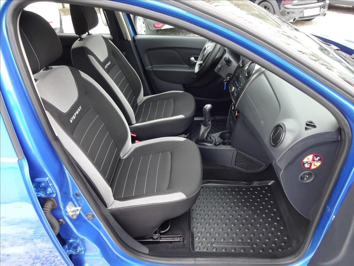 Dacia Sandero Hatchback 898,0 66 kw