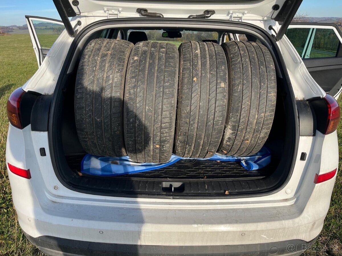 Hyundai Tucson SUV / Terénní 0,0 136 kw