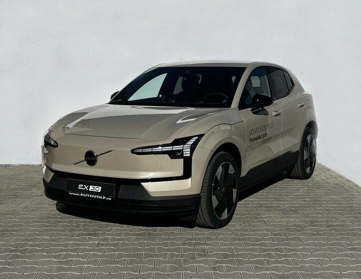 Volvo EX30 SUV / Terénní 69,0 200 kw