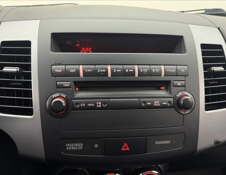 Mitsubishi Outlander SUV / Terénní 2,2 l 115 kw