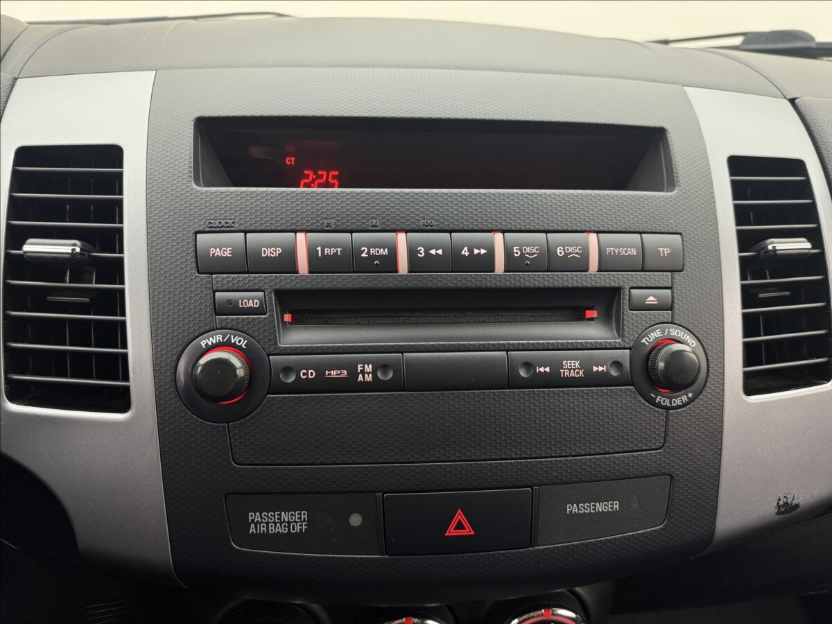 Mitsubishi Outlander SUV / Terénní 2,2 l 115 kw