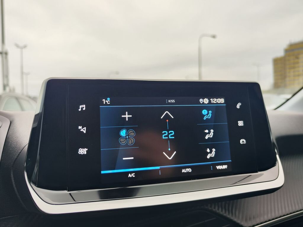 Peugeot 208 Hatchback 1,2 l 74 kw