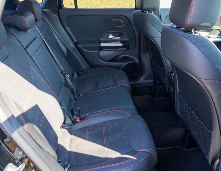 Mercedes-Benz GLA 17