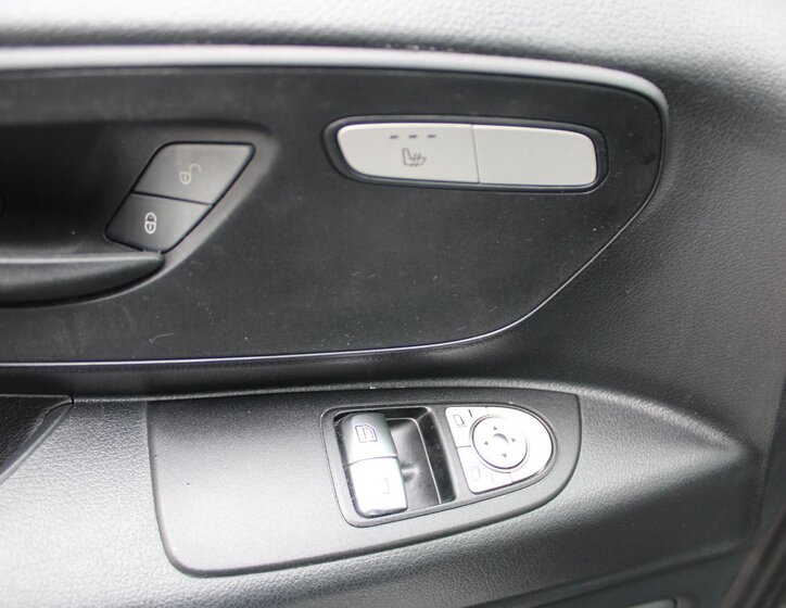 Mercedes-Benz Vito 18