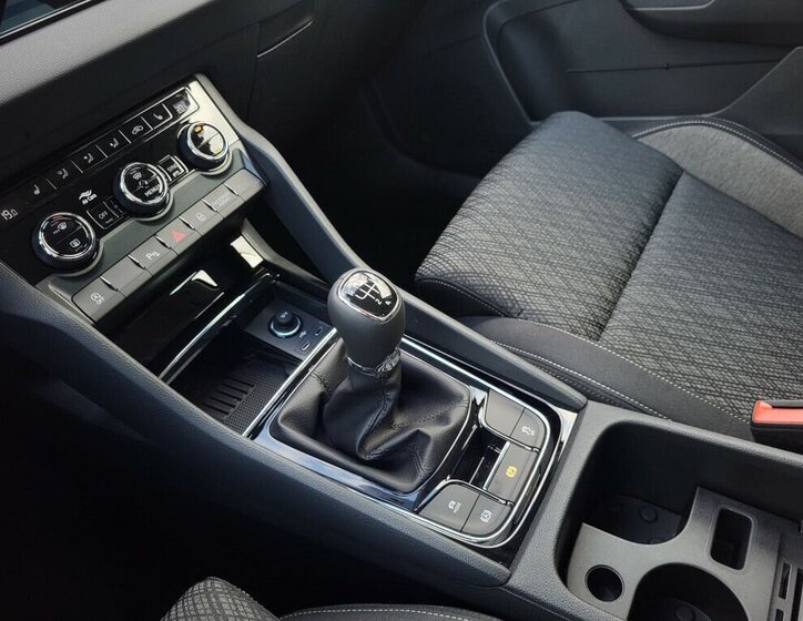 Škoda Karoq SUV / Terénní 1,5 l 110 kw