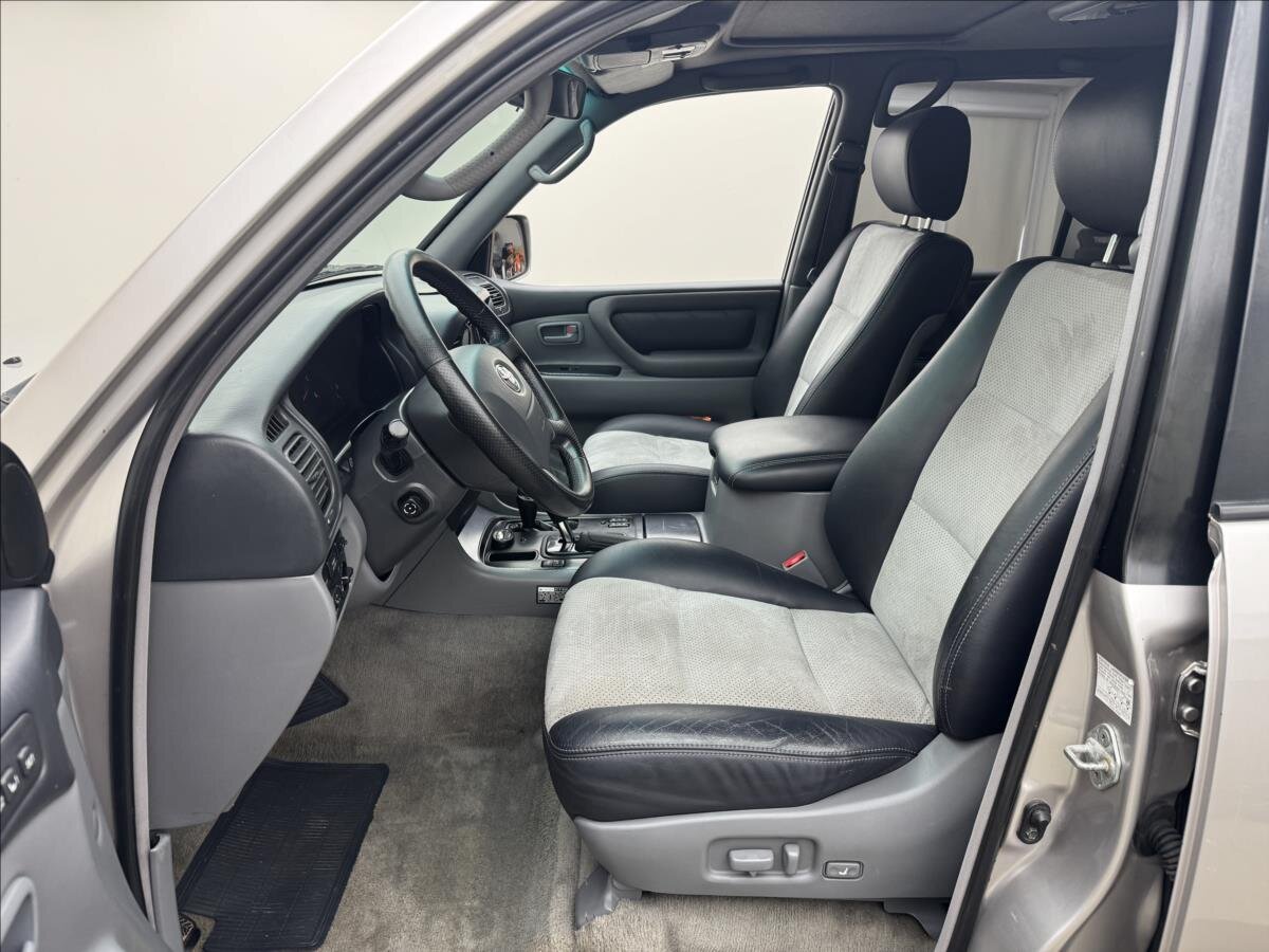Toyota Land Cruiser SUV / Terénní 4,2 l 150 kw