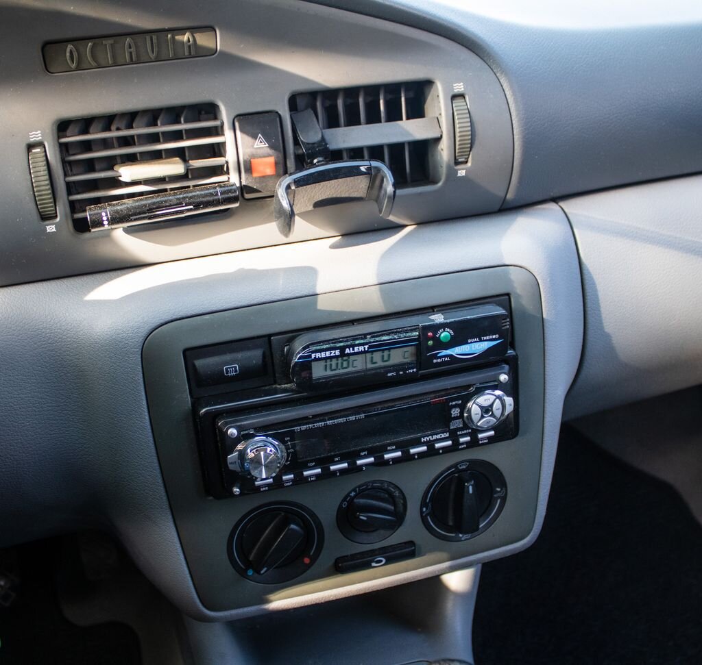 Škoda Octavia Sedan / Limuzína 1,6 l 55 kw