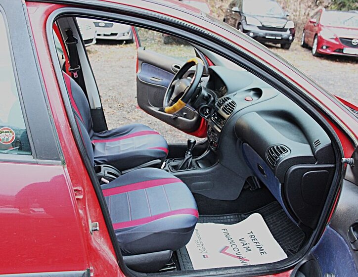 Peugeot 206 11